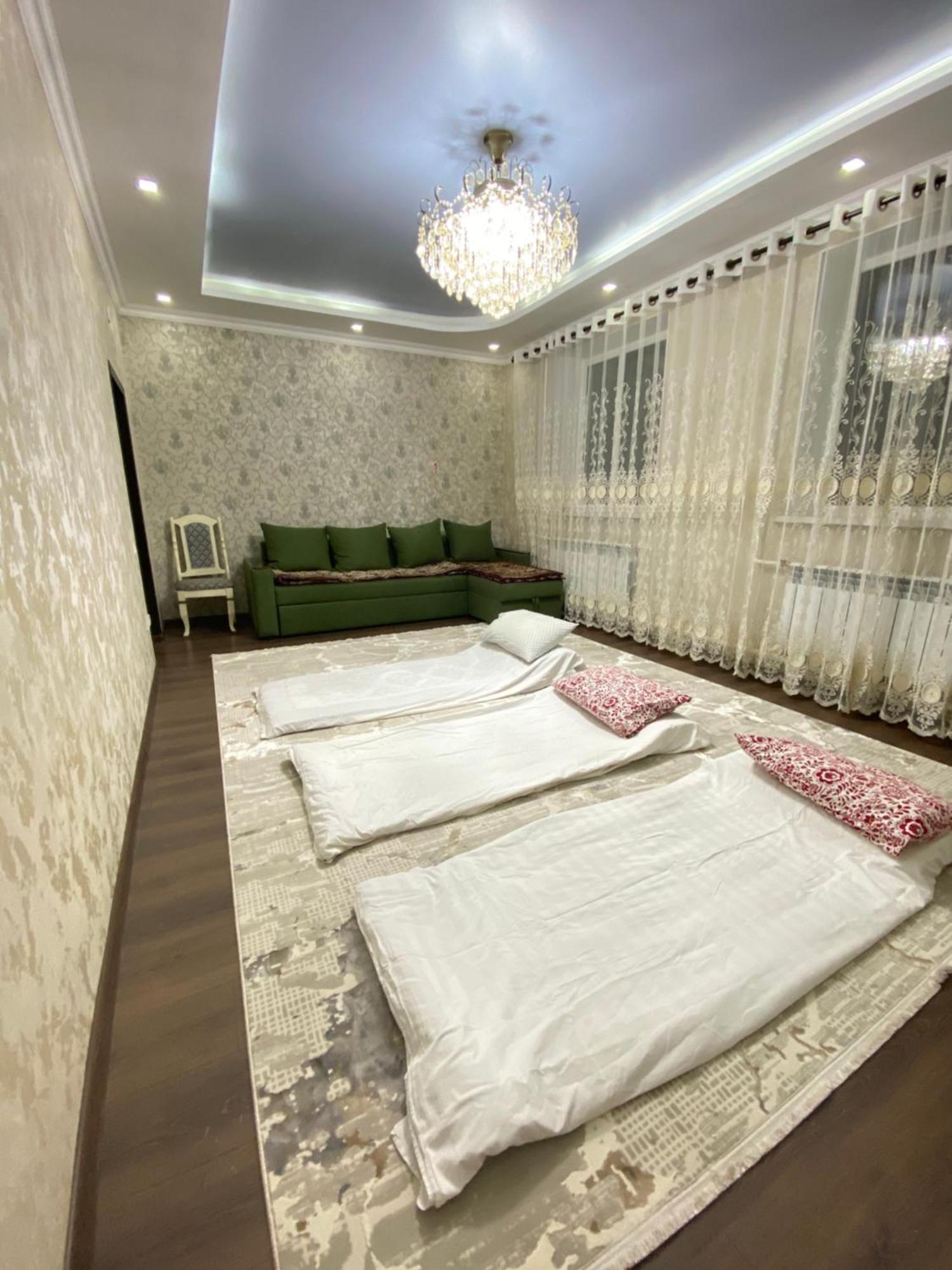 Guest House Glover Karakol Exterior foto