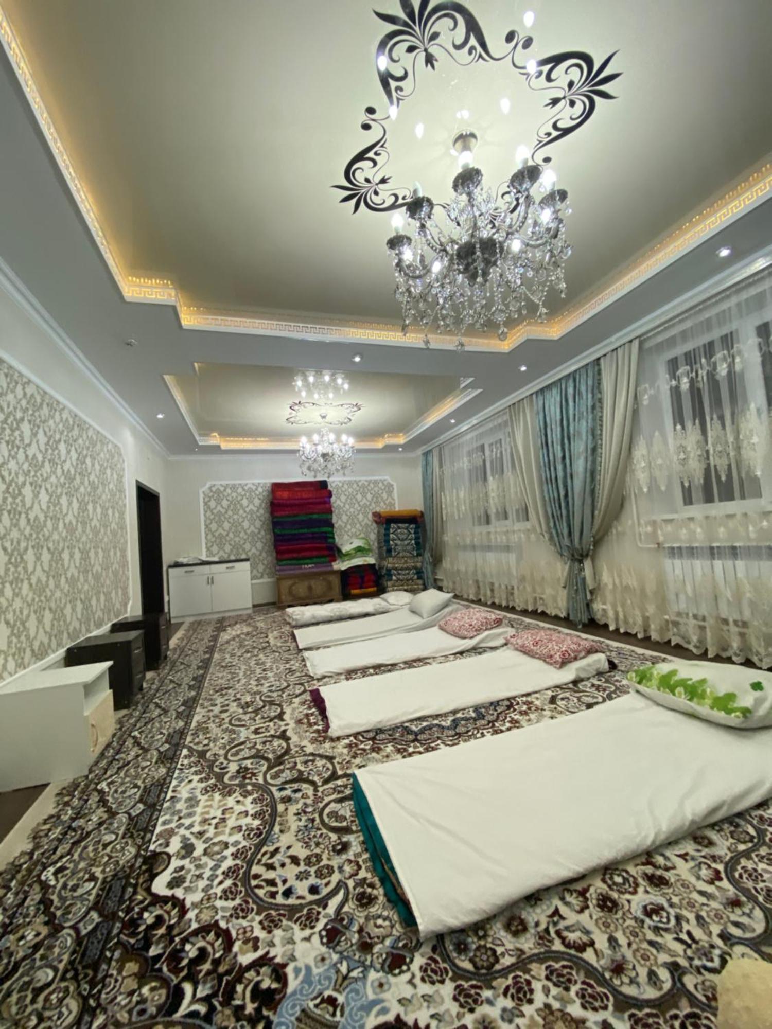 Guest House Glover Karakol Exterior foto
