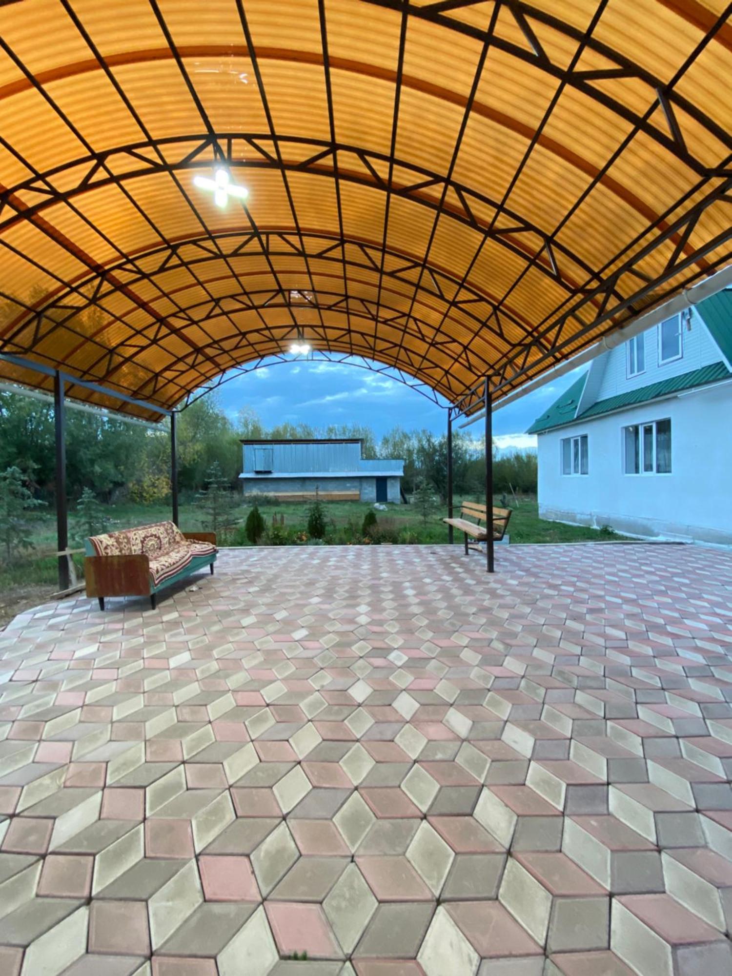 Guest House Glover Karakol Exterior foto